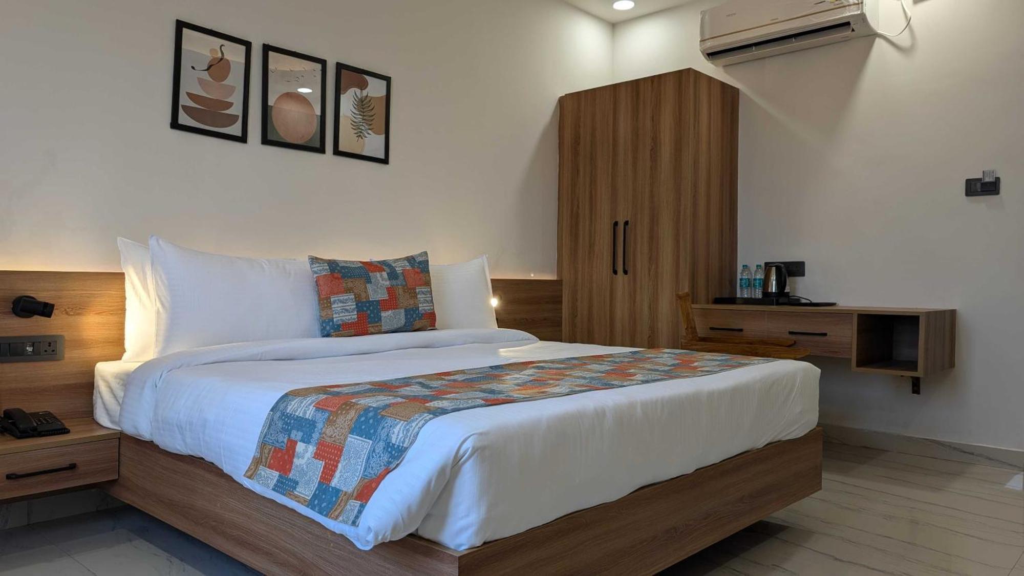 Hotel O Vasu Palace Ayodhya Kültér fotó